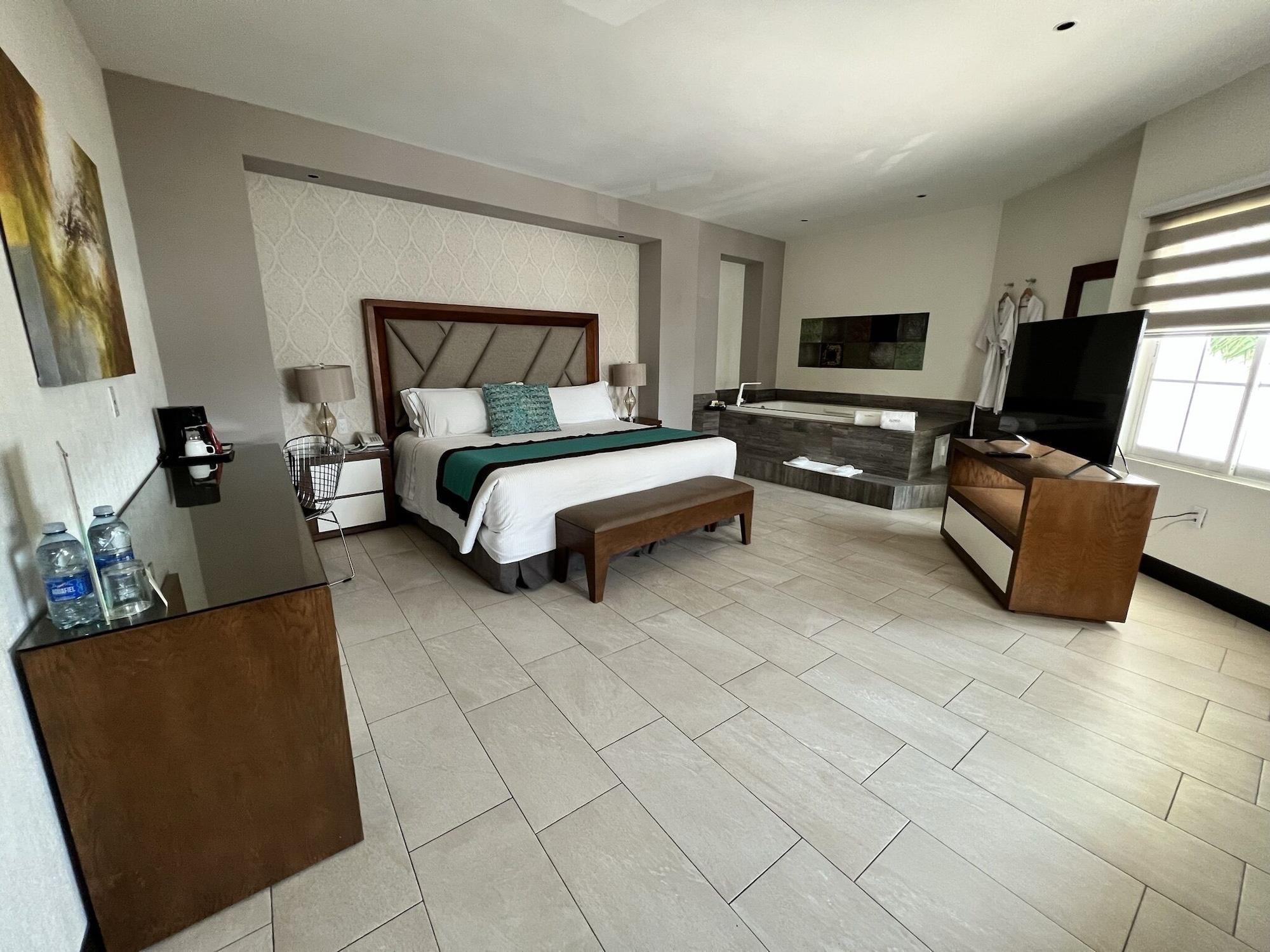 Aurea Hotel And Suites Zapopan Eksteriør billede